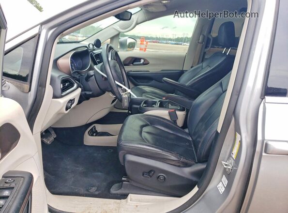 2C4RC1BG1JR217692 2018 CHRYSLER PACIFICA Silver Սալոնի դիմացի տեսք