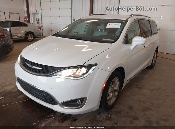 2C4RC1BG1JR271431 2018 CHRYSLER PACIFICA White Front left