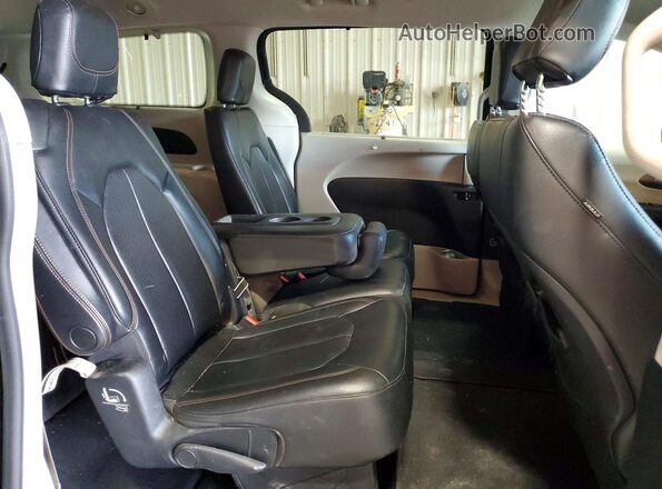 2C4RC1BG1JR280677 2018 CHRYSLER PACIFICA Black Սալոնի հետևի տեսք