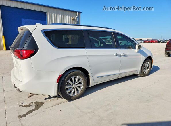 2C4RC1BG1KR554476 2019 CHRYSLER PACIFICA White Rear right
