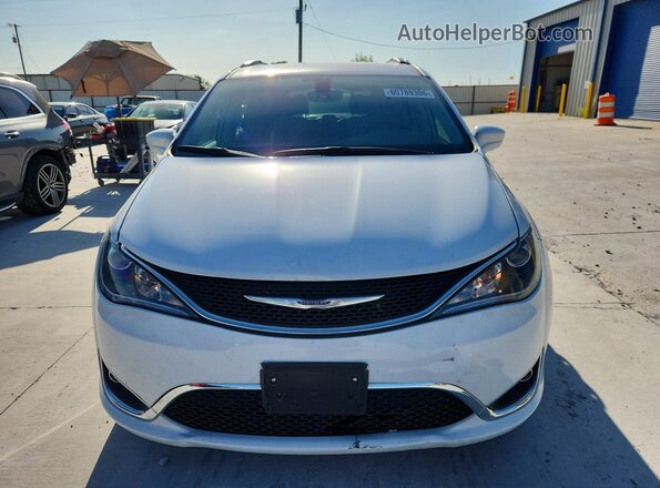 2C4RC1BG1KR554476 2019 CHRYSLER PACIFICA White Front view