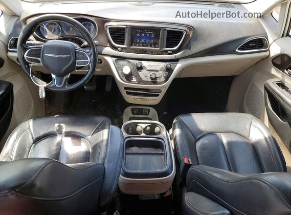 2C4RC1BG1KR668347 2019 CHRYSLER PACIFICA Cream Vista del salpicadero