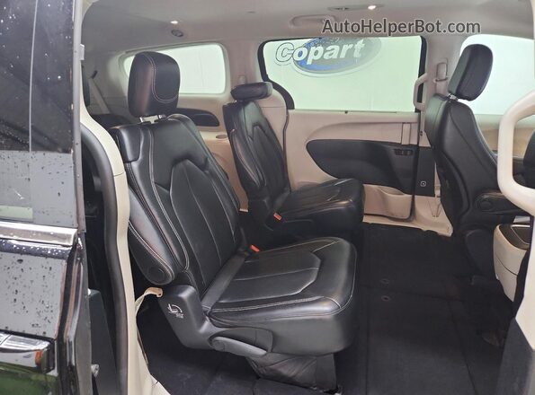 2C4RC1BG1RR179893 2024 CHRYSLER PACIFICA Black Widok wnętrza z tyłu