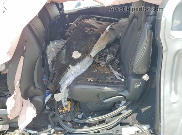 2C4RC1BG1TR225245 2026 CHRYSLER PACIFICA Silver Vista de los asientos traseros