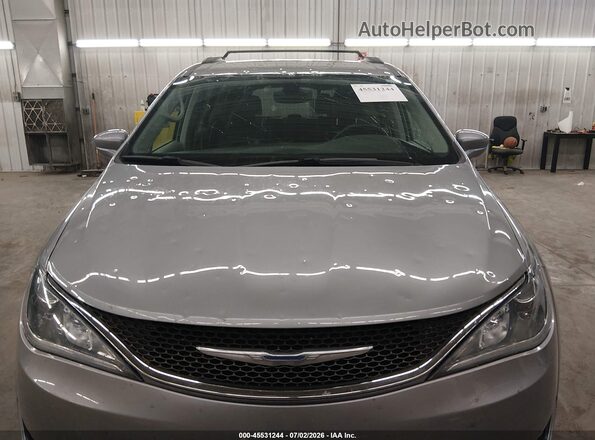 2C4RC1BG2HR528803 2017 CHRYSLER PACIFICA Silver Front view