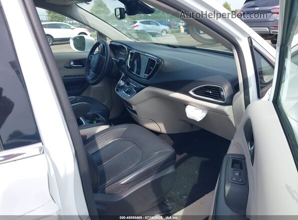 2C4RC1BG2NR168296 2022 CHRYSLER PACIFICA White Front interior view
