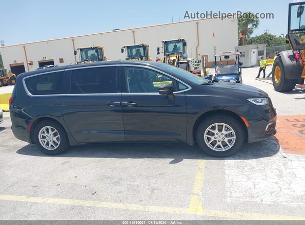 2C4RC1BG2PR587087 2023 CHRYSLER PACIFICA Black 360 interior view