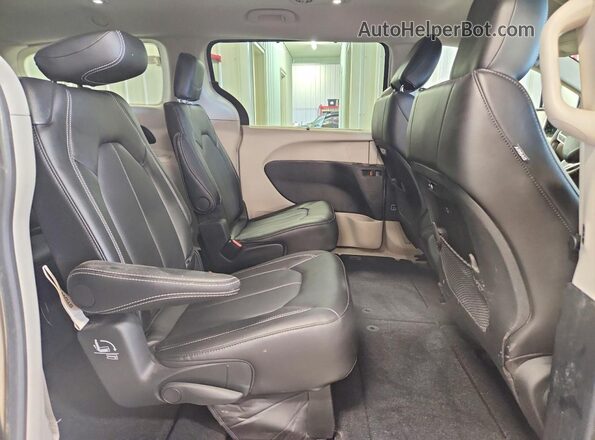 2C4RC1BG2RR118584 2024 CHRYSLER PACIFICA White Вид задньої частини салону
