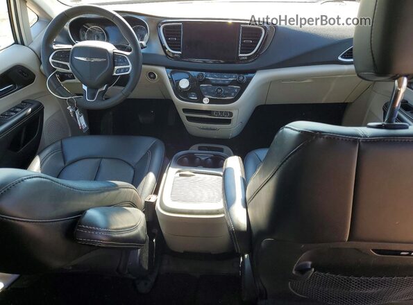 2C4RC1BG2RR129570 2024 CHRYSLER PACIFICA Серебряный Вид панели приборов