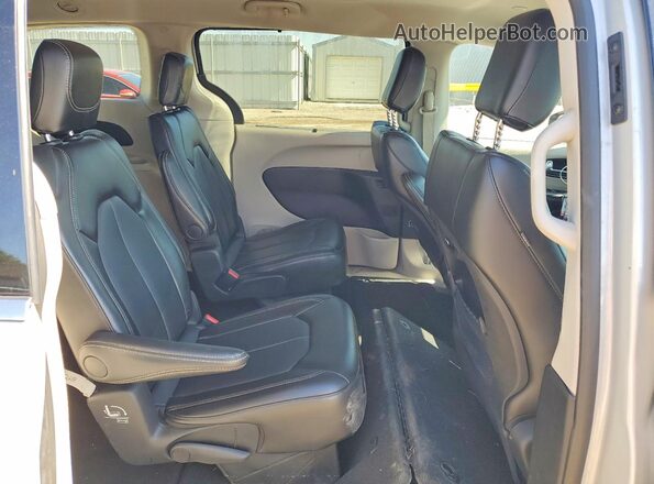 2C4RC1BG2RR129570 2024 CHRYSLER PACIFICA Серебряный Вид задней части салона