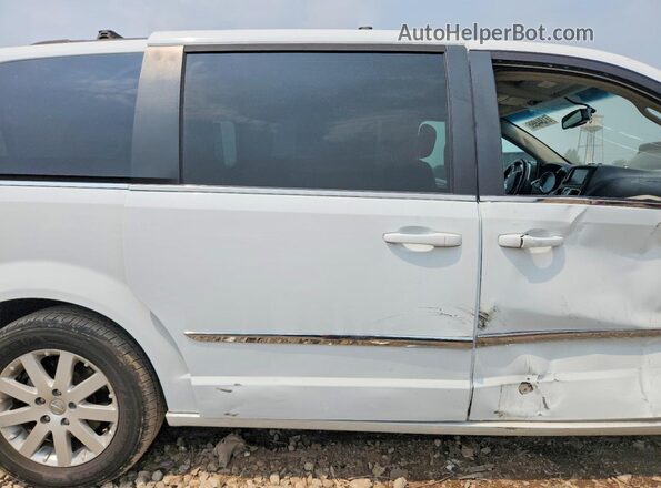 2C4RC1BG3GR175020 2016 CHRYSLER TOWN White Rear seats view