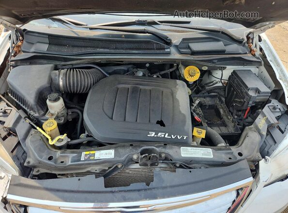 2C4RC1BG3GR175020 2016 CHRYSLER TOWN White Rear interior view