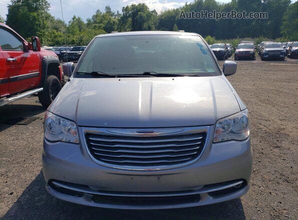 2C4RC1BG3GR247706 2016 CHRYSLER TOWN Silver Widok z przodu