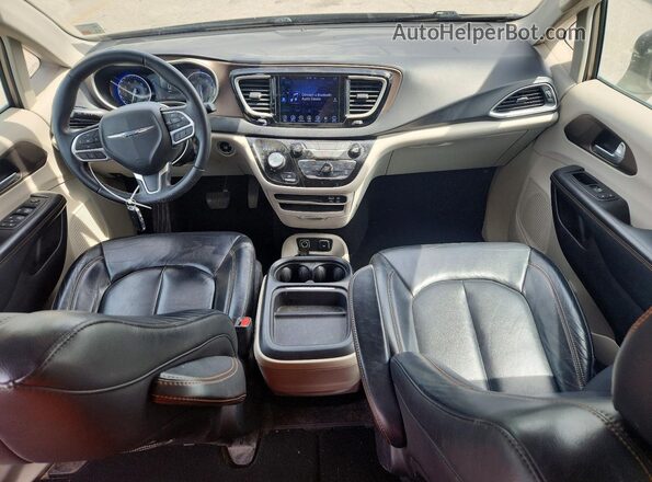 2C4RC1BG3HR552981 2017 CHRYSLER PACIFICA Gray Dashboard view