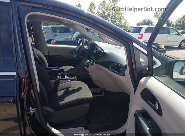 2C4RC1BG3HR771827 2017 CHRYSLER PACIFICA Black Widok wnętrza z przodu