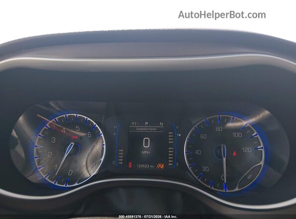 2C4RC1BG3HR771827 2017 CHRYSLER PACIFICA Black Widok tylnych siedzeń