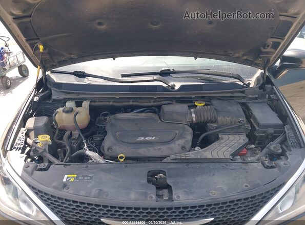 2C4RC1BG3JR112121 2018 CHRYSLER PACIFICA Black Widok z tyłu
