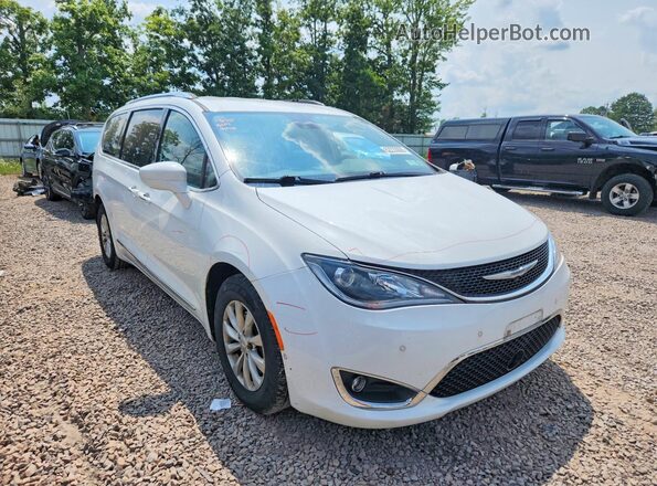 2C4RC1BG3JR317759 2018 CHRYSLER PACIFICA White Передня права чверть