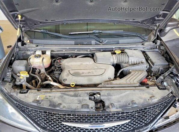 2C4RC1BG3KR626083 2019 CHRYSLER PACIFICA Gray Вид підкапотного простору