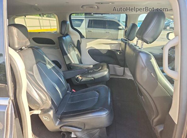 2C4RC1BG3KR650867 2019 CHRYSLER PACIFICA Серый Вид задней части салона
