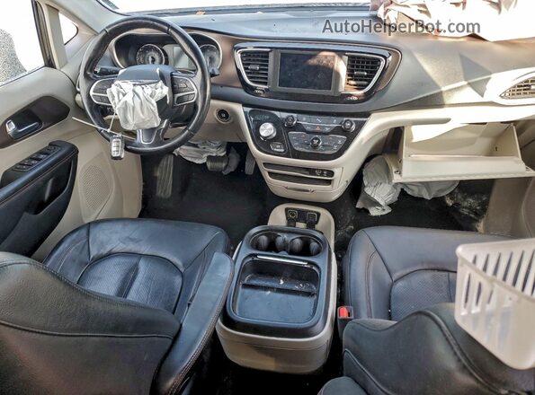 2C4RC1BG3KR721405 2019 CHRYSLER PACIFICA Black Widok deski rozdzielczej