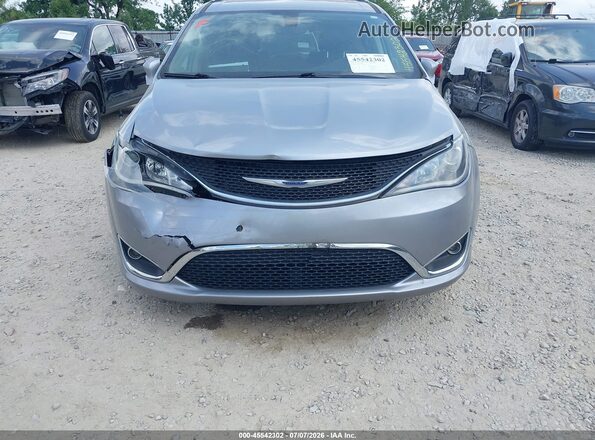2C4RC1BG3LR127978 2020 CHRYSLER PACIFICA Серебряный Вид спереди
