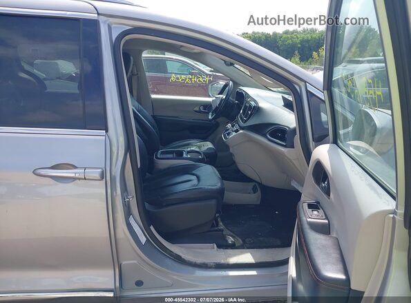 2C4RC1BG3LR127978 2020 CHRYSLER PACIFICA Серебряный Вид салона спереди