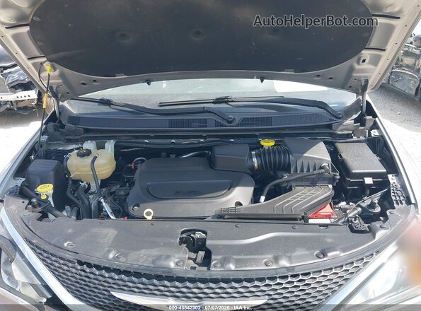 2C4RC1BG3LR127978 2020 CHRYSLER PACIFICA Серебряный Вид сзади