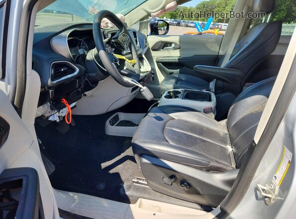 2C4RC1BG3RR145891 2024 CHRYSLER PACIFICA Silver Vista interior delantera