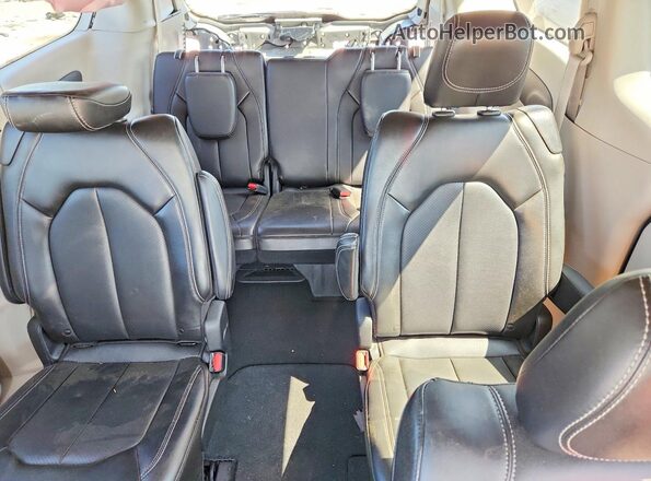 2C4RC1BG3RR145891 2024 CHRYSLER PACIFICA Silver Vista de los asientos traseros