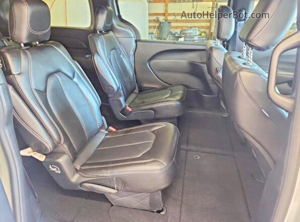 2C4RC1BG3SR532009 2025 CHRYSLER PACIFICA White Вид задньої частини салону