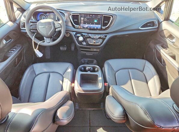 2C4RC1BG3TR227322 2026 CHRYSLER PACIFICA Черный Вид панели приборов