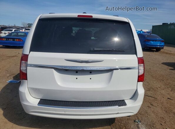 2C4RC1BG4GR260836 2016 CHRYSLER TOWN White უკანა ხედი