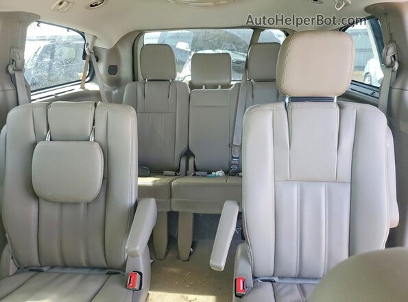 2C4RC1BG4GR260836 2016 CHRYSLER TOWN White უკანა სავარძლების ხედი