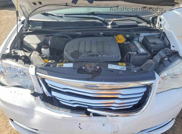 2C4RC1BG4GR260836 2016 CHRYSLER TOWN White ძრავის განყოფილების ხედი