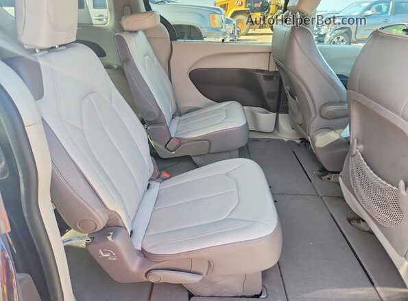 2C4RC1BG4HR552715 2017 CHRYSLER PACIFICA Black Vista interior trasera