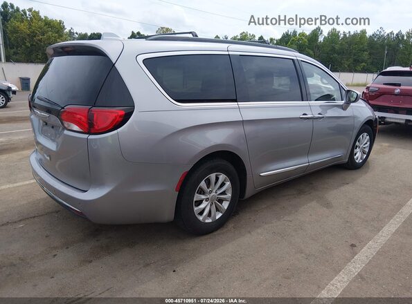 2C4RC1BG4HR569840 2017 CHRYSLER PACIFICA Silver Հետևի աջ