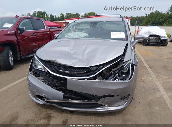 2C4RC1BG4HR569840 2017 CHRYSLER PACIFICA Silver Դիմացի տեսք