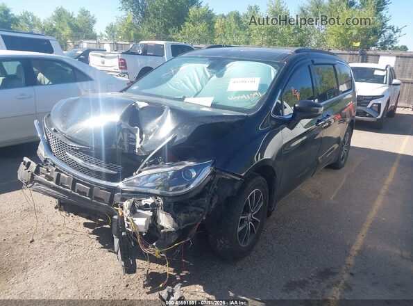 2C4RC1BG4HR633729 2017 CHRYSLER PACIFICA Black Front left