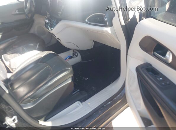 2C4RC1BG4HR633729 2017 CHRYSLER PACIFICA Black Front interior view
