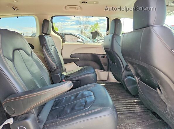 2C4RC1BG4HR759296 2017 CHRYSLER PACIFICA Black Rear interior view