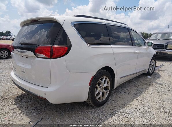 2C4RC1BG4HR809906 2017 CHRYSLER PACIFICA White Задня права чверть
