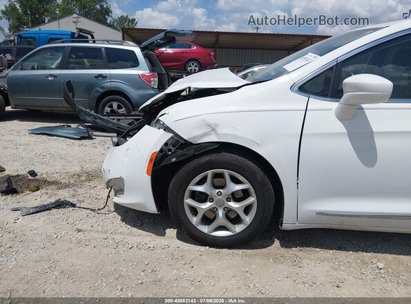2C4RC1BG4HR809906 2017 CHRYSLER PACIFICA White Вид спереду