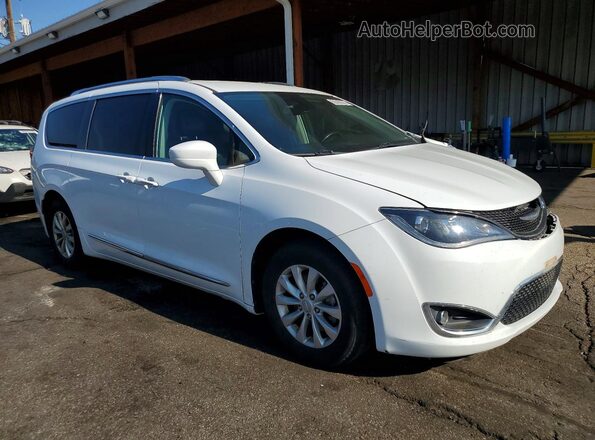 2C4RC1BG4JR120504 2018 CHRYSLER PACIFICA White Передня права чверть