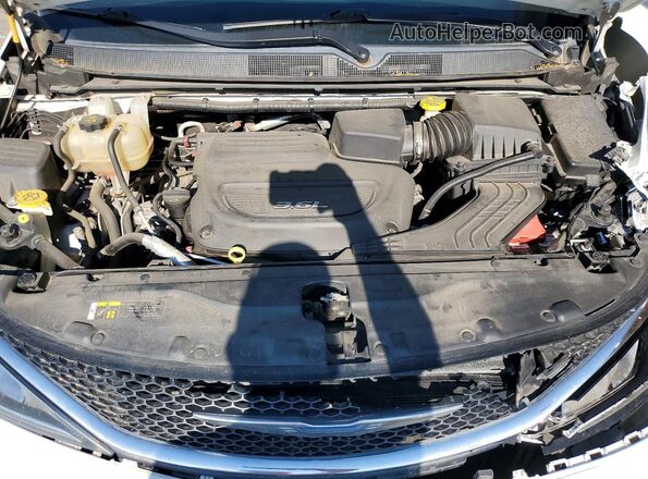 2C4RC1BG4JR120504 2018 CHRYSLER PACIFICA White Вид підкапотного простору