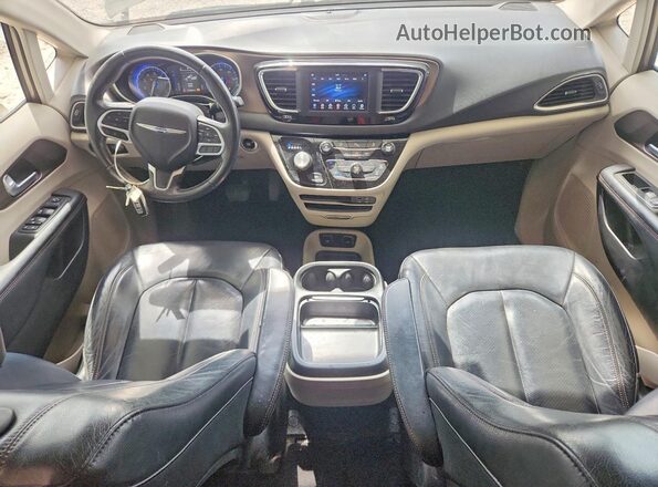 2C4RC1BG4JR152059 2018 CHRYSLER PACIFICA Tan Dashboard view