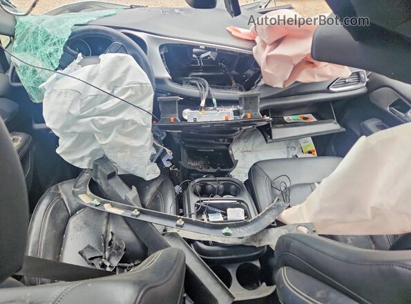 2C4RC1BG4KR604979 2019 CHRYSLER PACIFICA White Dashboard view