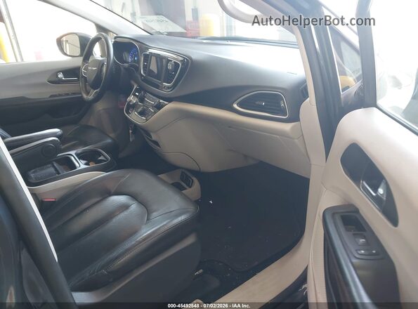 2C4RC1BG4LR192340 2020 CHRYSLER PACIFICA Gray Vista interior delantera
