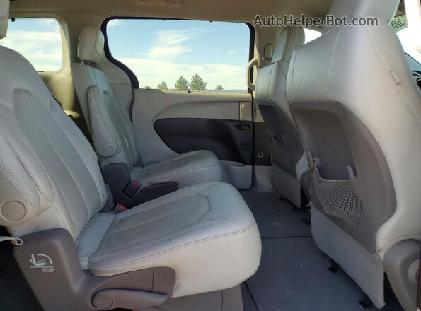 2C4RC1BG4LR276495 2020 CHRYSLER PACIFICA Burgundy Vista interior trasera