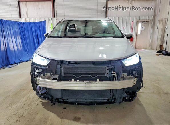 2C4RC1BG4PR586393 2023 CHRYSLER PACIFICA Silver Widok z przodu